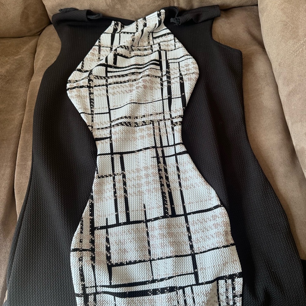 Elegant Black and White Patterned Dress
